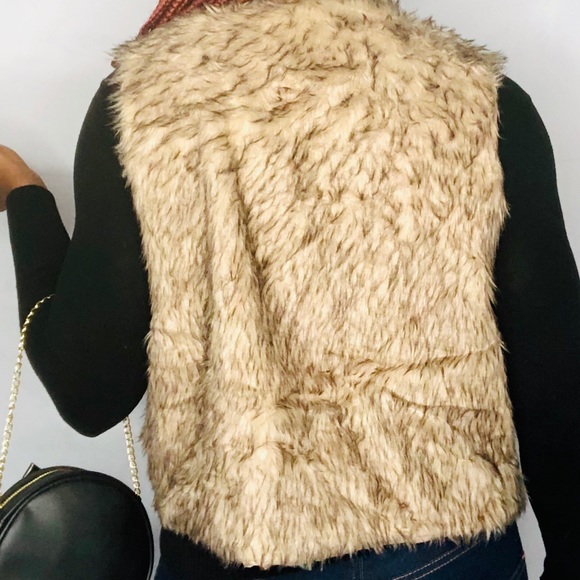 Cute Faux fur vest from Special One International. - Picture 3 of 7